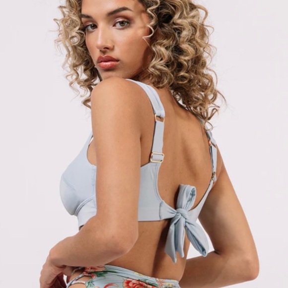 ✅TOP ONLY Free People/Anthropologie/Revolve Brand WE ARE HAH Pull it Together - Picture 3 of 9